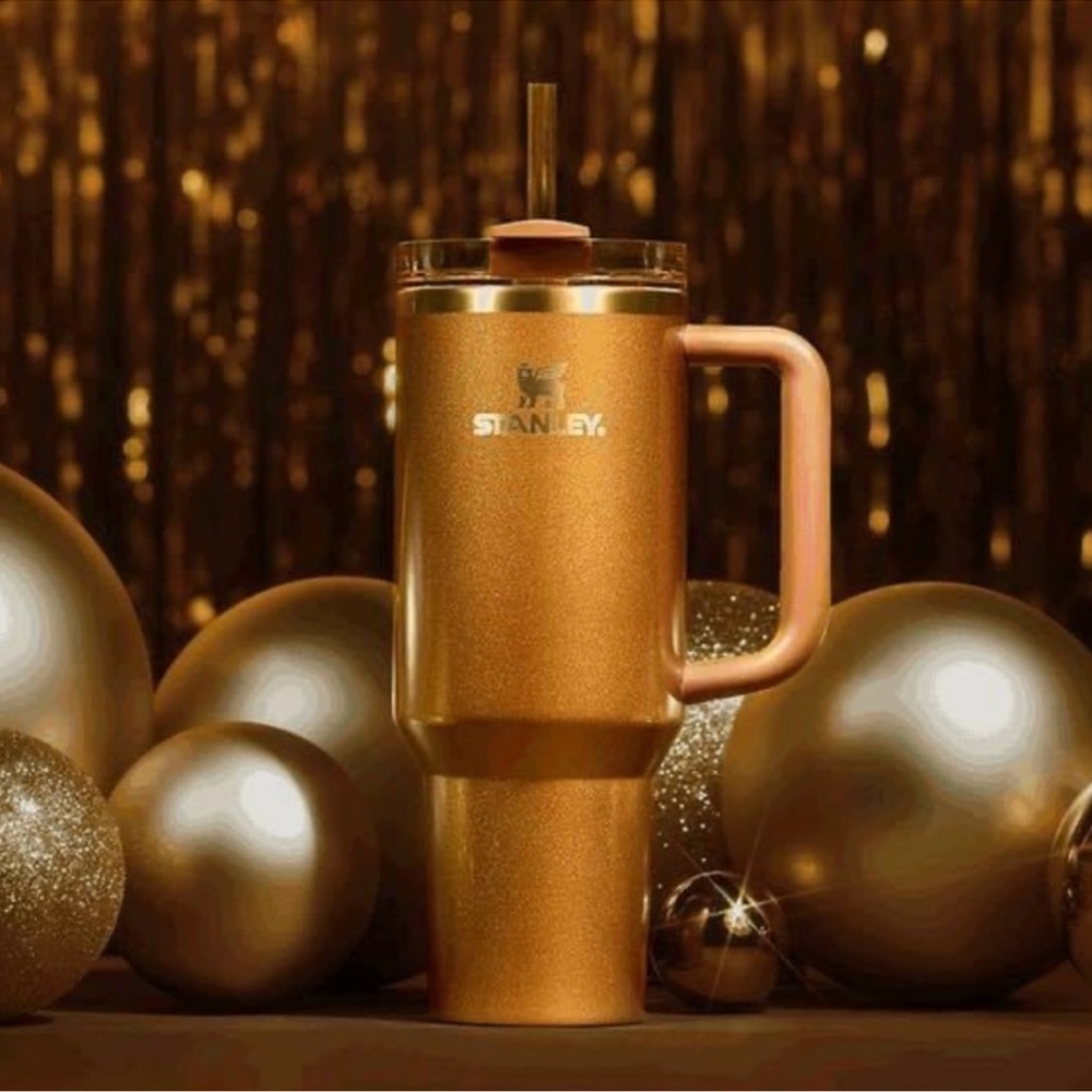 Stanley The Quencher H2.0 Flowstate tumbler Copper Tinsel